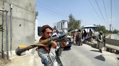 Обыски в консульствах: что происходит во взятом талибами Кабуле