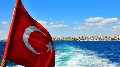 В Турции введут ограничения для невакцинированных от COVID-19