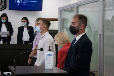 Суд в очередной раз продлил обязанности нардепа Юрченко и его помощника