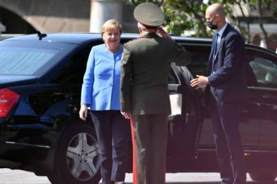 Меркель прибыла в Москву с официальным визитом