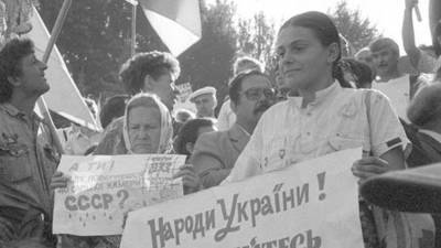Политолог о годовщине независимости Украины: «Живут в позе младших подползающих»