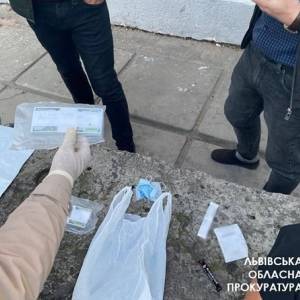 Во Львове поймали на взятке чиновницу архитектурно-строительной инспекции. Фото