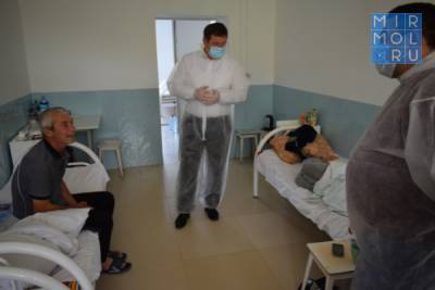 Глава Карабудахкентского района посетил «красную зону» в центральной больнице муниципалитета