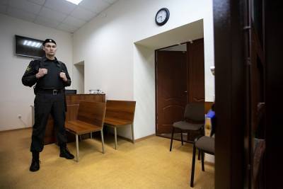 Суд приостановил решение Заксобрания Петербурга об отставке секретаря горизбиркома