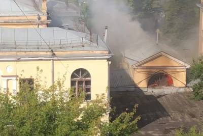Горевший особняк Жолтовского в Москве потушен