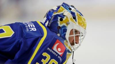 Олимпийский чемпион по хоккею Лундквист объявил о завершении карьеры