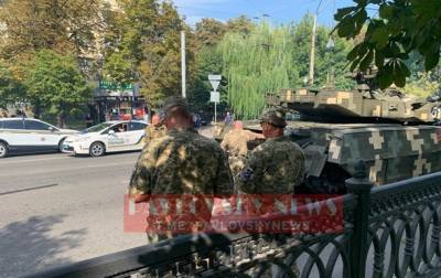 На репетиции парада в Киеве поломался танк