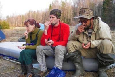 Почему русские обожают лузгать семечки и как они стали символом революции