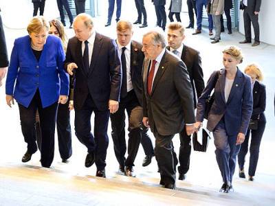 Путин и Меркель завершили переговоры, которые длились почти три часа