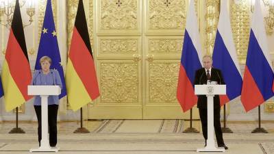 Путин и Меркель отметили важность переговоров в нормандском формате