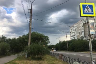 Более 58 кубометров смета вывезено с улиц Мурманска за минувшие сутки