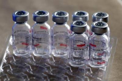 Мурашко заявил, что во всех регионах РФ есть запас вакцин минимум на неделю