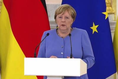 Меркель в Киеве намерена отстаивать минский формат переговоров