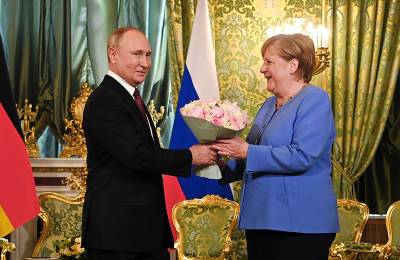 Путин на переговорах с Меркель сообщил о росте торговли с Германией