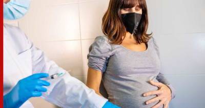 Голикова назвала вакцинацию "спасением жизни" для беременных