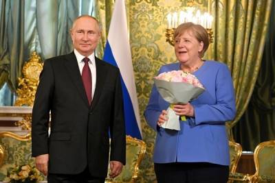 В Кремле завершились переговоры Владимира Путина и Ангелы Меркель