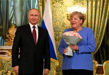 Ее прощальный поклон. Ангела Меркель с последним визитом в России