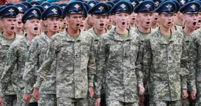 “Пылай запоребрик”: сегодня десантники, морские пехотинцы и полицейские снова спели песню “Путин – х * йло”