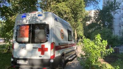 Женщина погибла при столкновении микроавтобуса и легковушки в Ростовской области