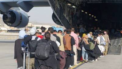 Байден заявил об эвакуации около 13 тысяч человек из Афганистана