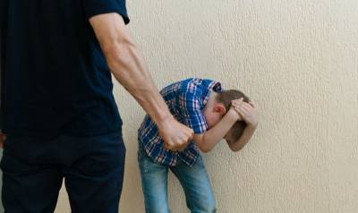 В Смоленске отчим 8-летнего мальчика предстанет перед судом за избиение ребенка