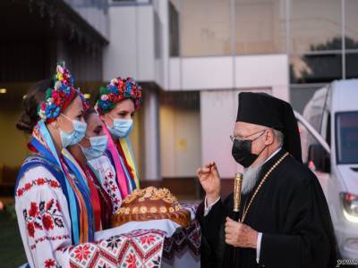 В Украину прибыл патриарх Варфоломей. Это первый его визит после предоставления томоса ПЦУ