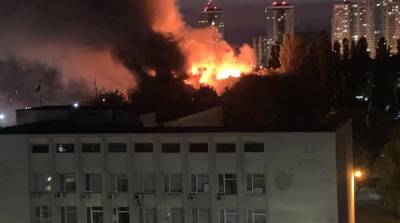 В Броварах под Киевом горит пятиэтажный жилой дом