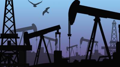 Цена нефти Brent впервые с 21 мая упала ниже $65