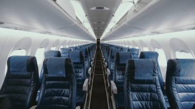 United Airlines выпустили для сотрудников напоминание не приклеивать пассажиров к их местам скотчем - usa.one - США