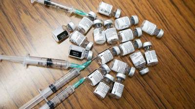 Вакцину Pfizer полностью одобрят в США 23 августа
