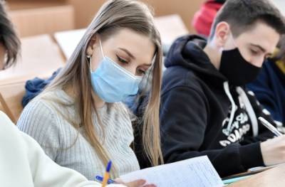 Противоэпидемические меры для вузов в новом учебном году в РФ не изменятся