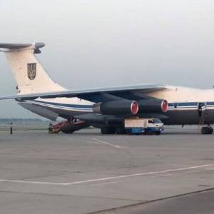 Украинский самолет эвакуировал людей из аэропорта в Кабуле