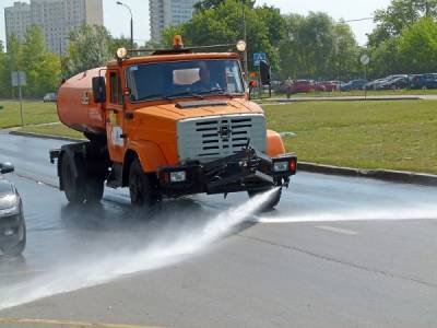 Борьба с жарой и смогом в Екатеринбурге: на улицы города выйдет поливальная техника