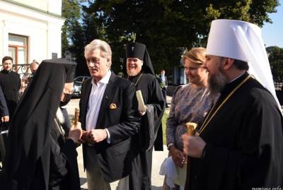 Молитва с Варфоломеем в Михайловском соборе прошла под протесты сторонников УПЦ