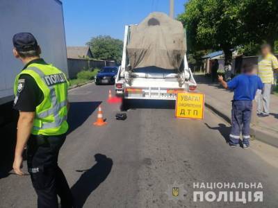 В Одессе мусоровоз переехал женщину-пешехода