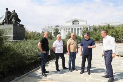 Губернатор проверил реализацию проектов развития в Волгограде
