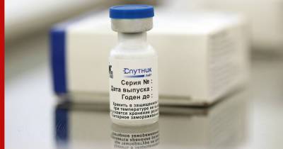 Мурашко сообщил об одобрении экспертами вакцины "Спутник Лайт" для лиц старше 60 лет