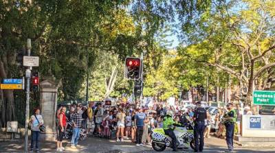 Акции протеста против карантина прошли в Австралии