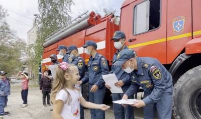 В Якутии дошкольники подарили открытки пожарным – Учительская газета