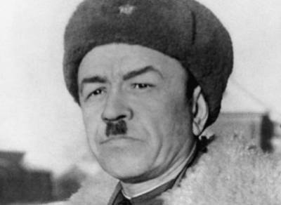 Какие советские генералы носили усы «щёточку» в Великую Отечественную