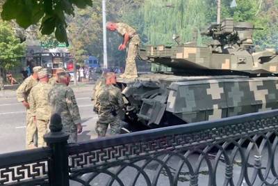 Украинский танк «Оплот» сломался на репетиции парада