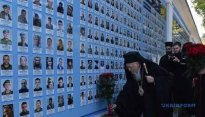 Патриарх Варфоломей почтил память героев Украины и жертв Голодомора (ФОТО)
