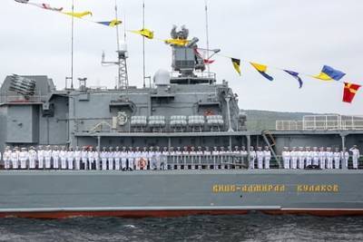 МИД прокомментировал решение Испании о недопуске в порт российских кораблей