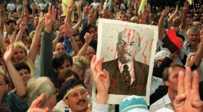 Спустя 30 лет после независимости от Москвы Украина пытается избавиться от власти олигархов