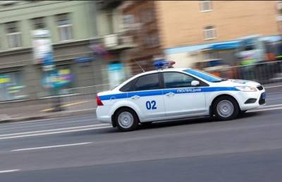 В Москве голый чернокожий мужчина напал с ножом на прохожих