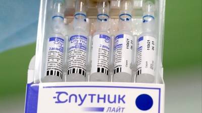 В Минздраве одобрили «Спутник Лайт» для вакцинации людей старше 60 лет
