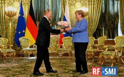 Букет Путина для Меркель раскрывает его романтичную сторону