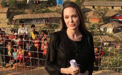 Джоли завела блог в Instagram и написала про Афганистан