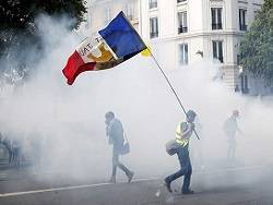 Беспорядки во Франции: полиция широко использовала газ