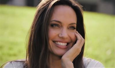 Анджелина Джоли побила рекорд по росту количества подписчиков в Instagram и мира